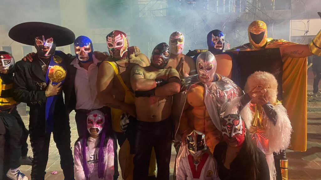 Mojiganga del Piojo Fest 2024, lucha y terror en las calles de Apaxco