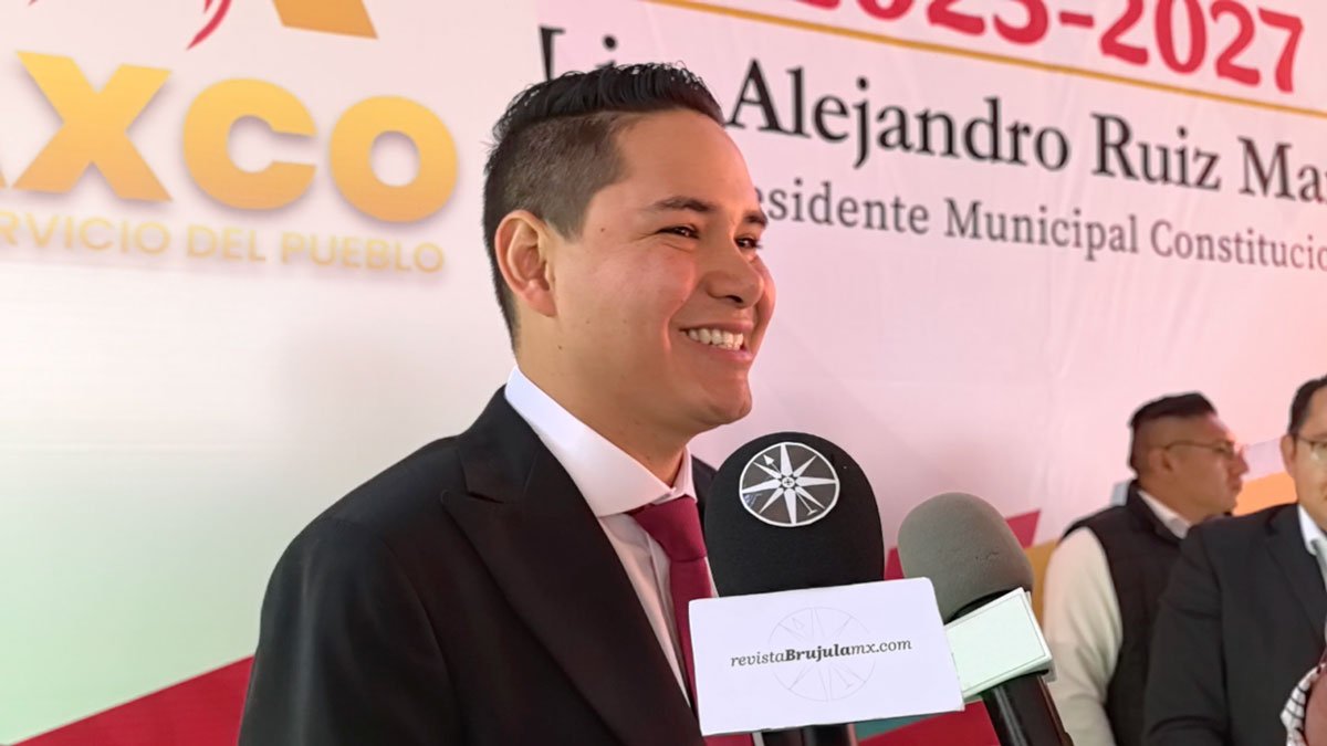 Ale Ruiz, tomó protesta como presidente electo en Apaxco, Edoméx