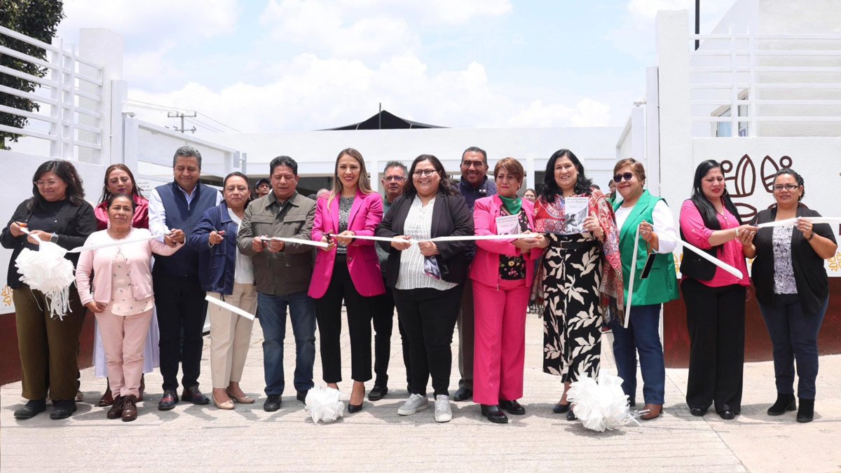 Mónica Chávez Durán Secretaria de Mujeres Edomex inaugura junto con Citlali Hernández Secretaria de Mujeres del Gobierno Federal y Juan Manuel López Adán Presidente de Huehuetoca Centro LIBRE para las mujeres. Foto: Mónica Chávez Durán